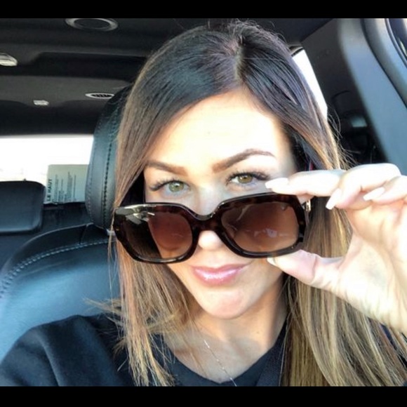 Meet your Posher, Julia - Picture 6 of 8